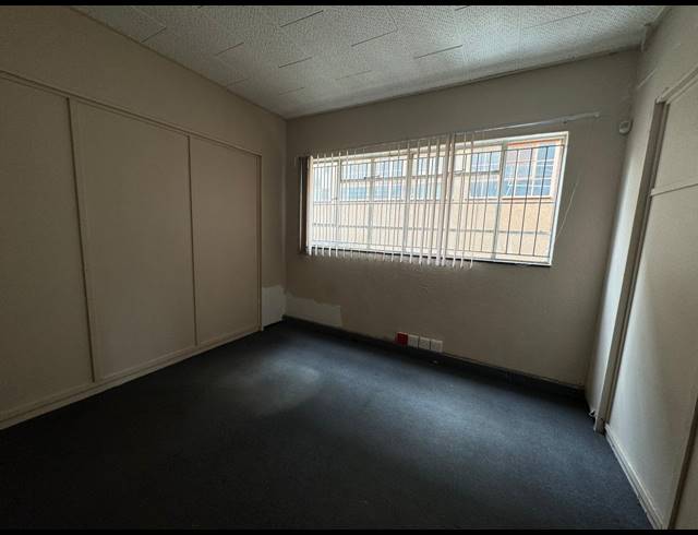 280M² WAREHOUSE TO LET IN INDUSTRIA NORTH